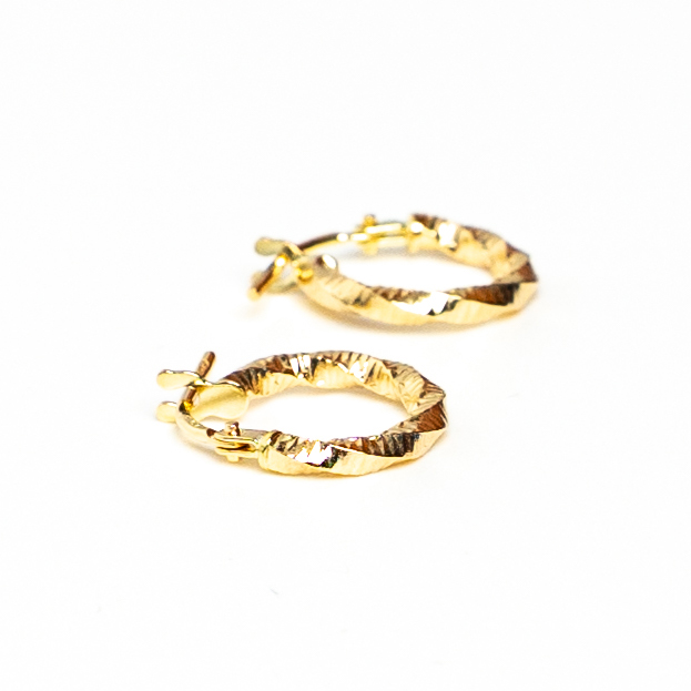 Boucles d'oreilles or 18k - Mini Créoles Torsadées à cliquet | AB GOLD bijouterie : bijoutier-artisan martinique