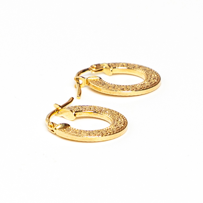 Boucles d'oreilles or 18k - Mini Créoles Granulées plates à cliquet | AB GOLD bijouterie : bijoutier-artisan martinique