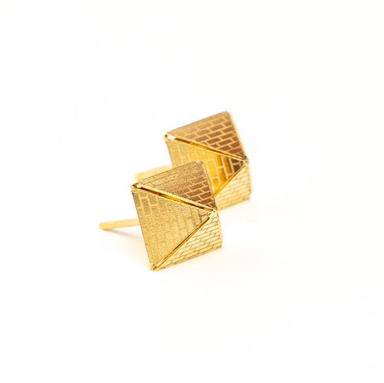 Boucles d'oreilles or 18k - Clous Pyramides | AB GOLD bijouterie : bijoutier-artisan martinique
